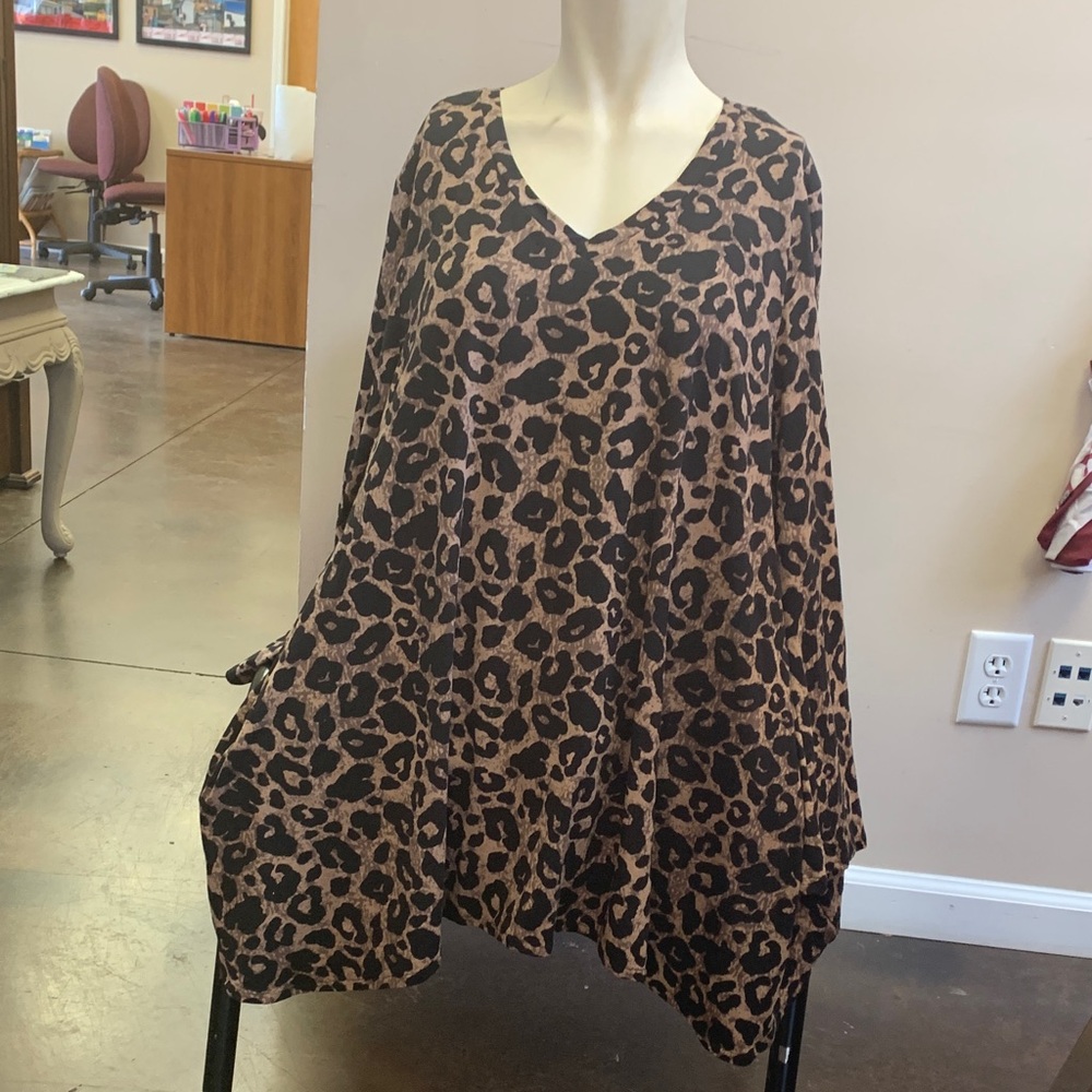Lildy Leopard Print Women's Handkerchief Hem Tunic Top with Pockets